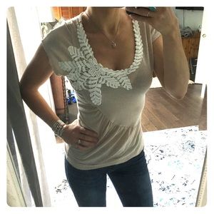 Monamie Side Embroidered Flower Top  ** EUC  **